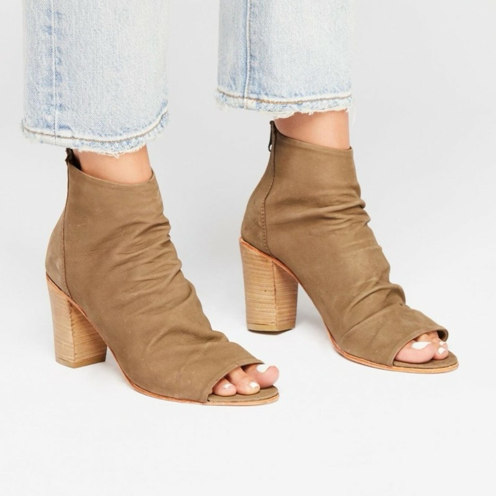 Free People Peep Toe Block Heel 39